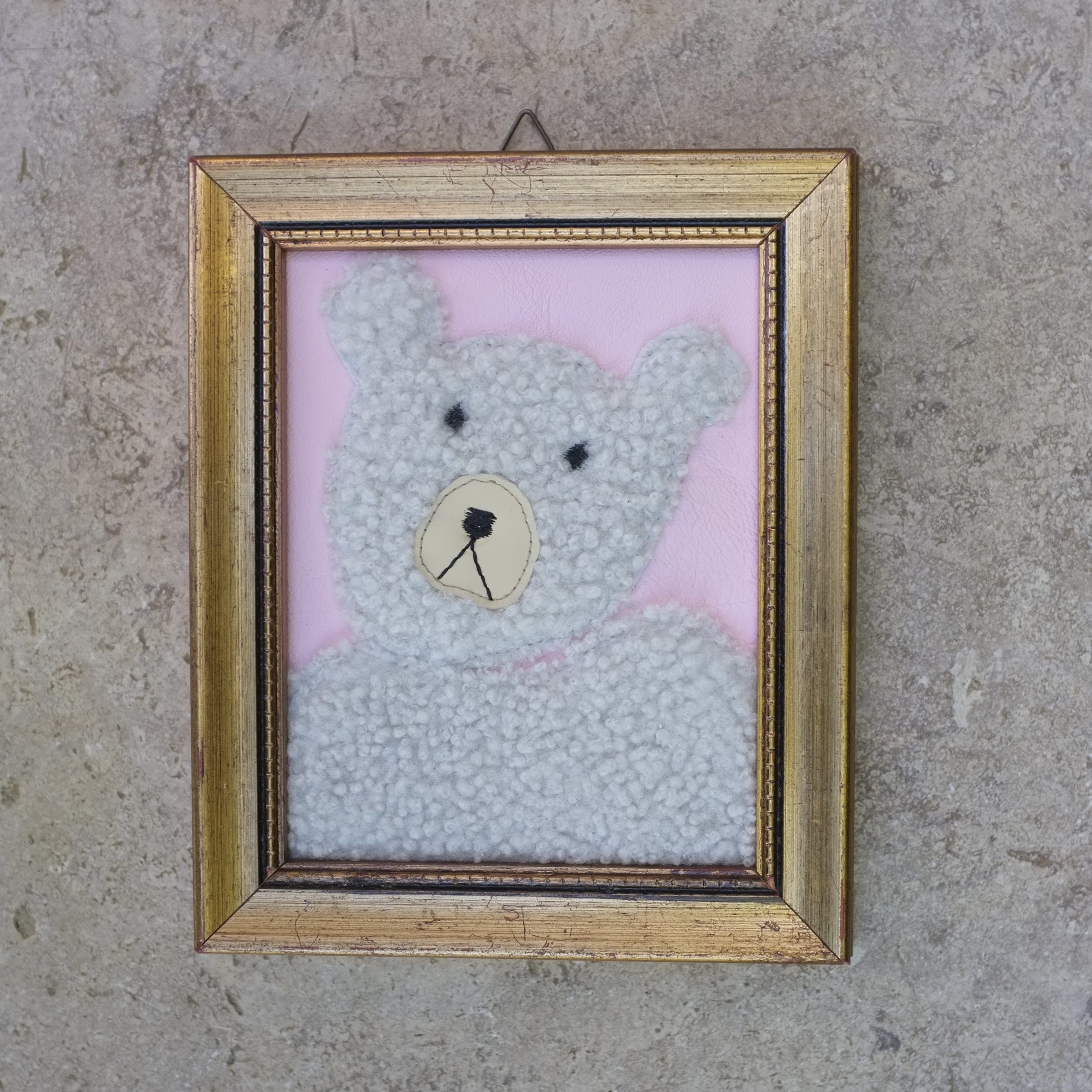 Teddy numéro 2 529670c1-0d10-40e8-985d-34b62c9eb73b