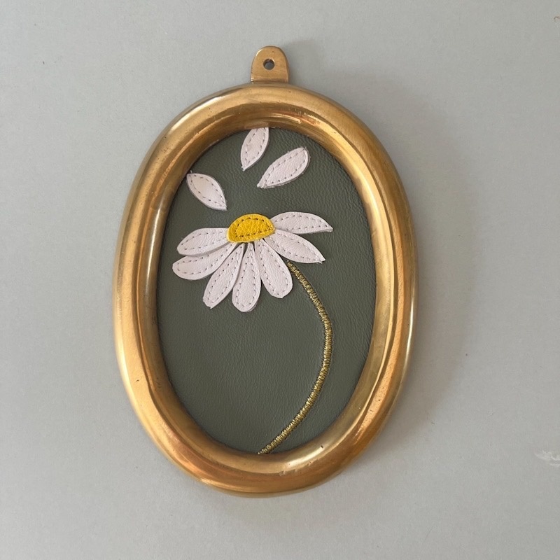 Marguerite numéro 3 9ebe585d-143b-44bb-a940-2716d4c1e18d