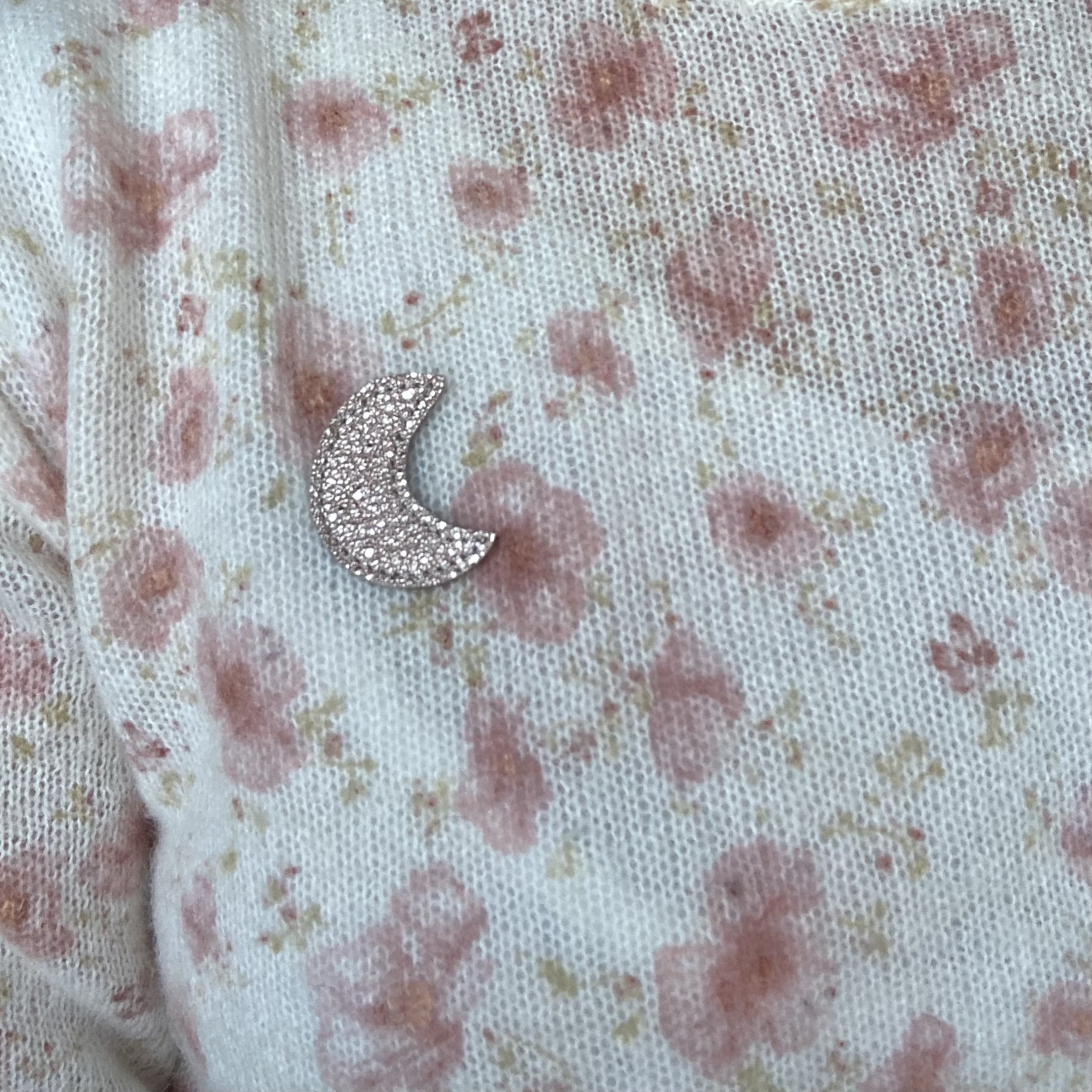 Broche lune e86041a8-f957-4ea0-87d4-c18b03a4b915